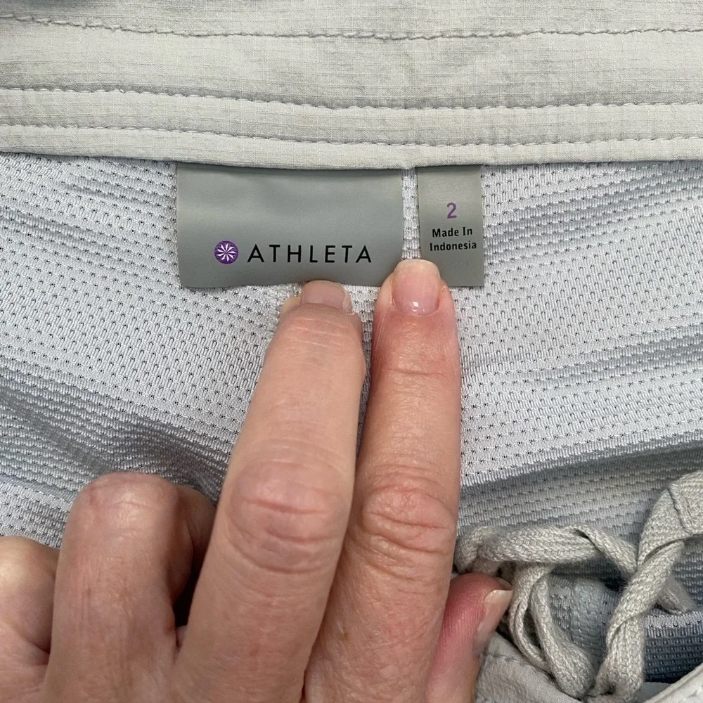 ATHLETA Light Gray Jenner Zip Pockets Gym Skirt Skort Size 2